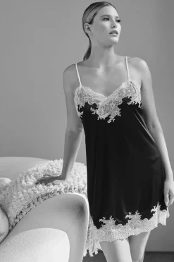 Enchant Chemise - Basics