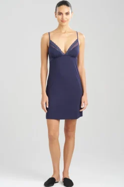 Feathers Essentials Lenzing™ Ecovero™ Viscose Lace Applique Chemise