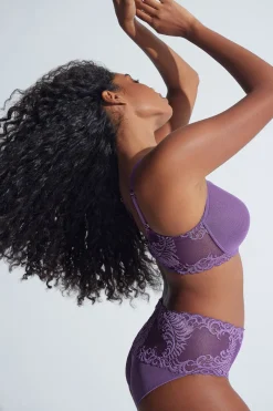 Feathers Full Figure Contour Underwire Bra
