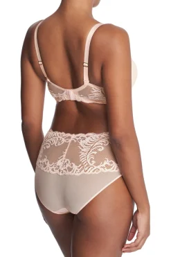 Feathers Full Figure Contour Underwire Bra