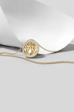 Kamon 14k Diamond Border Pendant Necklace