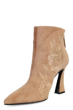 Mitsu Shugo Embroidery Square Heel Ankle Boot