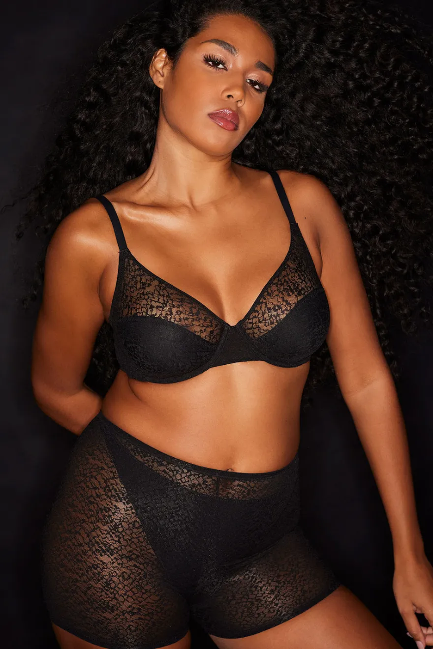 Pretty Smooth Seamless Underwire Bra