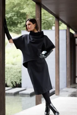 Techno Crepe Funnel Neck High Low Top